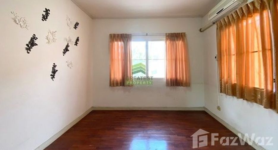 For sale 5 bedrooms house in Khlong Luang, Pathum Thani