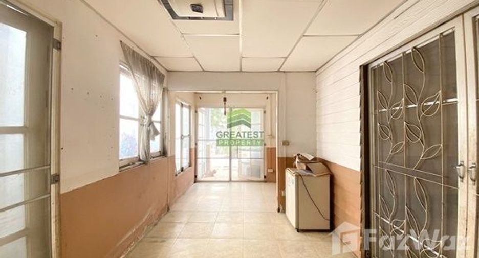 For sale 5 bedrooms house in Khlong Luang, Pathum Thani