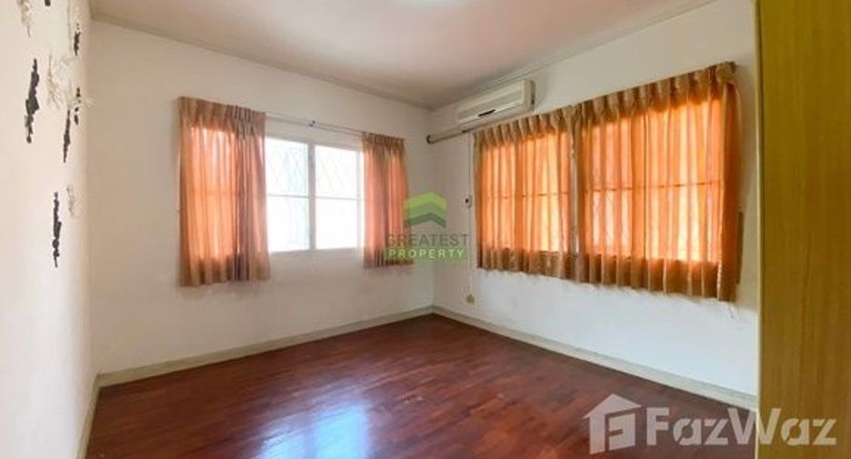 For sale 5 bedrooms house in Khlong Luang, Pathum Thani
