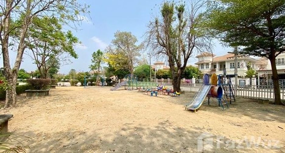 For sale 5 bedrooms house in Khlong Luang, Pathum Thani