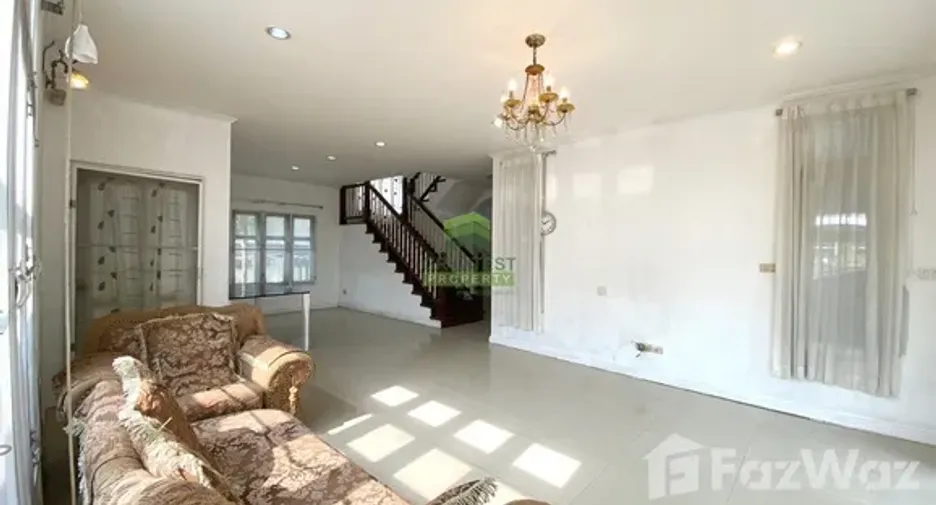 For sale 5 bedrooms house in Khlong Luang, Pathum Thani