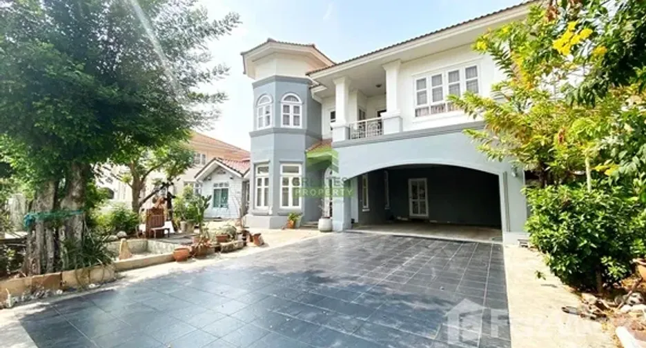 For sale 5 bedrooms house in Khlong Luang, Pathum Thani