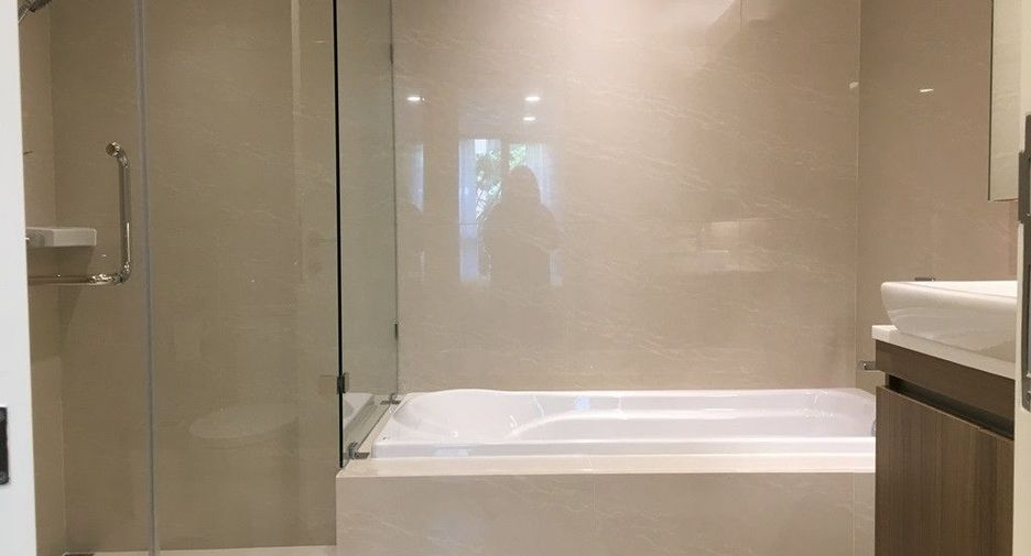 Condo en venta de 2 habitaciones en Khlong Toei, Bangkok