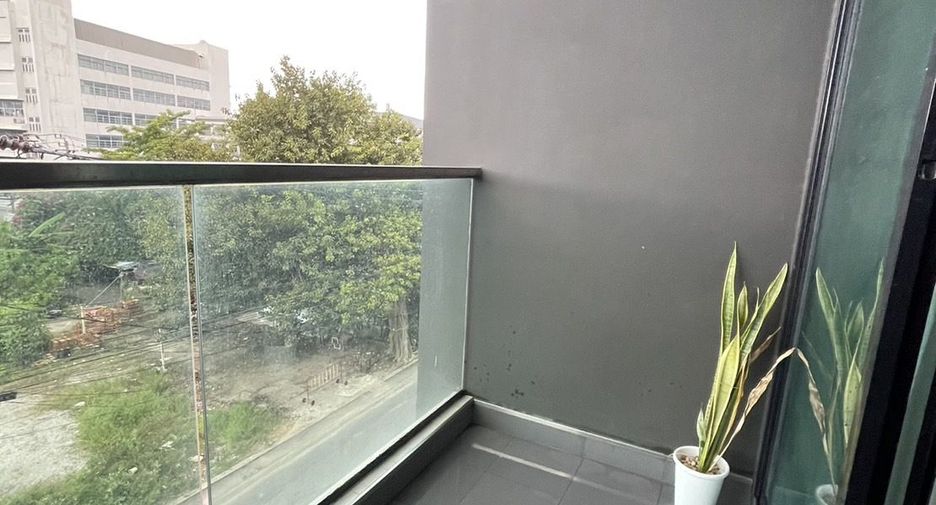 À vendre 1 chambre condo à Huai Khwang, Bangkok