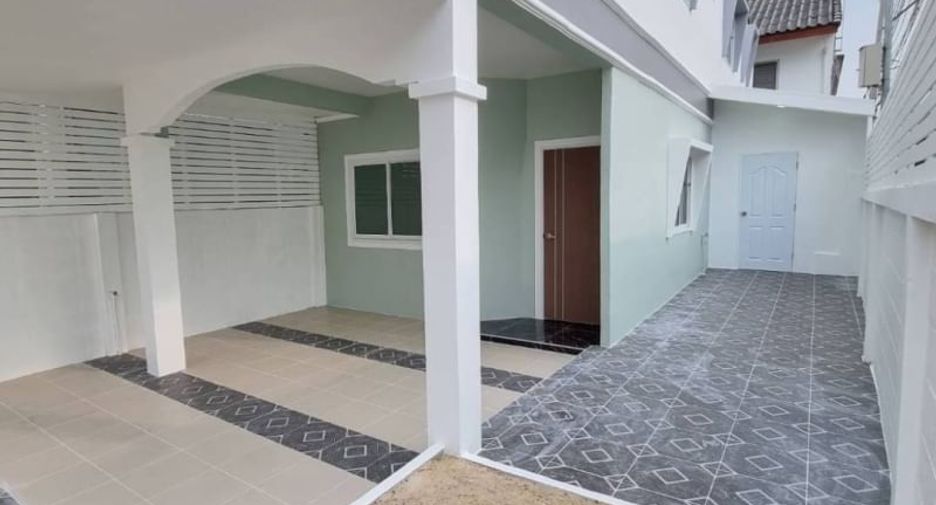 For sale 3 bedrooms townhouse in Pak Kret, Nonthaburi