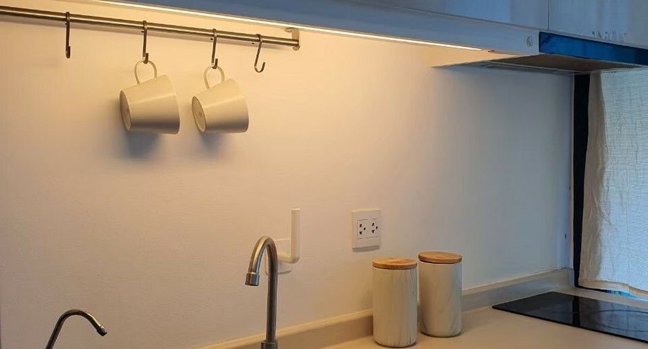 For sale 1 bed condo in Mueang Samut Prakan, Samut Prakan