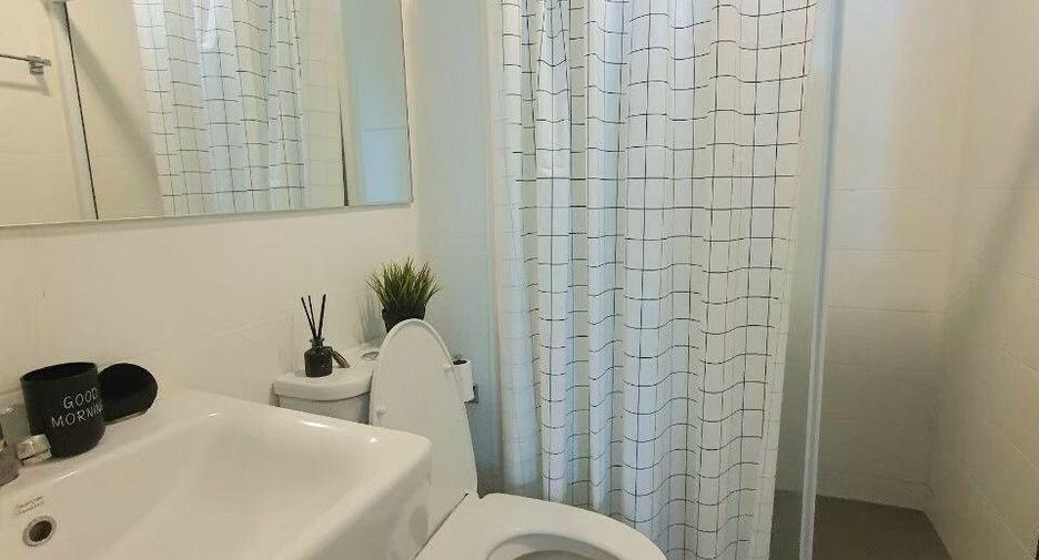 For sale 1 bed condo in Mueang Samut Prakan, Samut Prakan