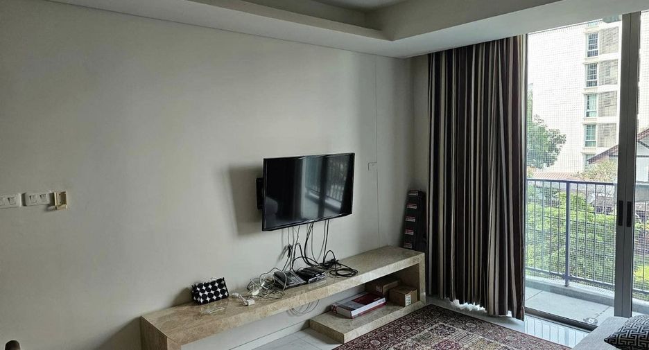 For sale and for rent 2 bedrooms condo in Watthana, Bangkok