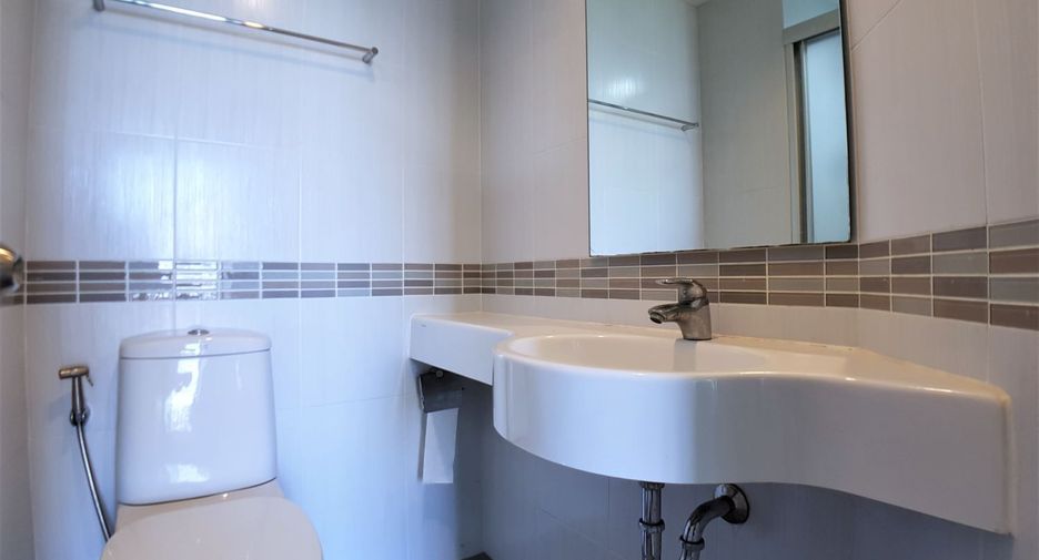 For sale 1 bed condo in Huai Khwang, Bangkok