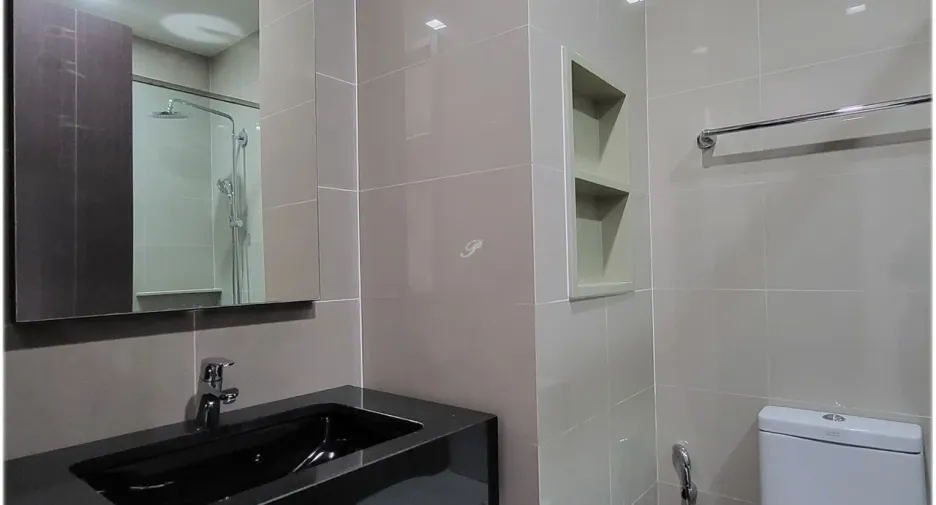 For sale 2 ベッドルーム condo in Khlong Toei, Bangkok
