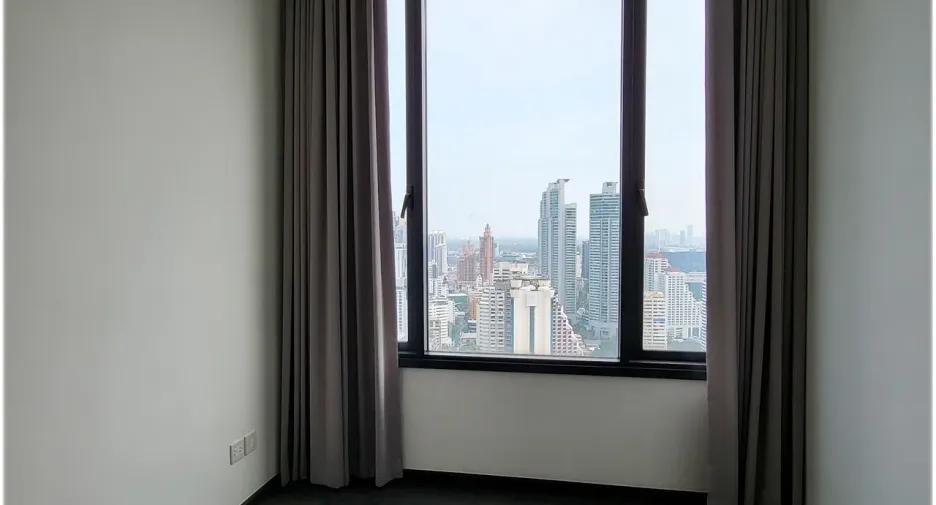 For sale 2 ベッドルーム condo in Khlong Toei, Bangkok