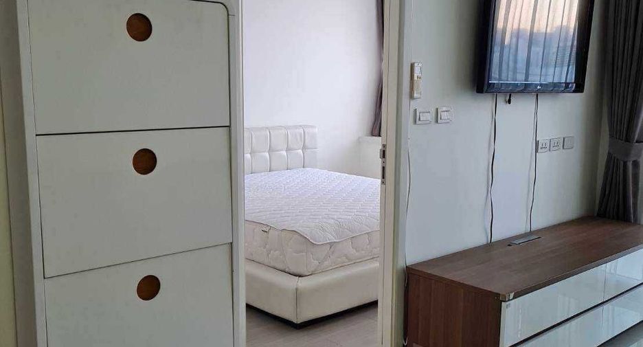 For sale 1 Beds condo in Huai Khwang, Bangkok