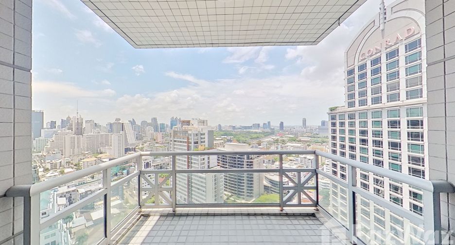 For sale 2 bedrooms condo in Pathum Wan, Bangkok