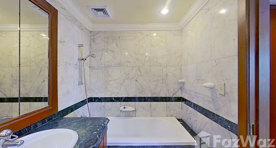 For sale 2 bedrooms condo in Pathum Wan, Bangkok