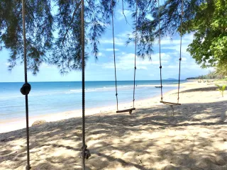 出售 土地 在 Thap Sakae, 班武里府
