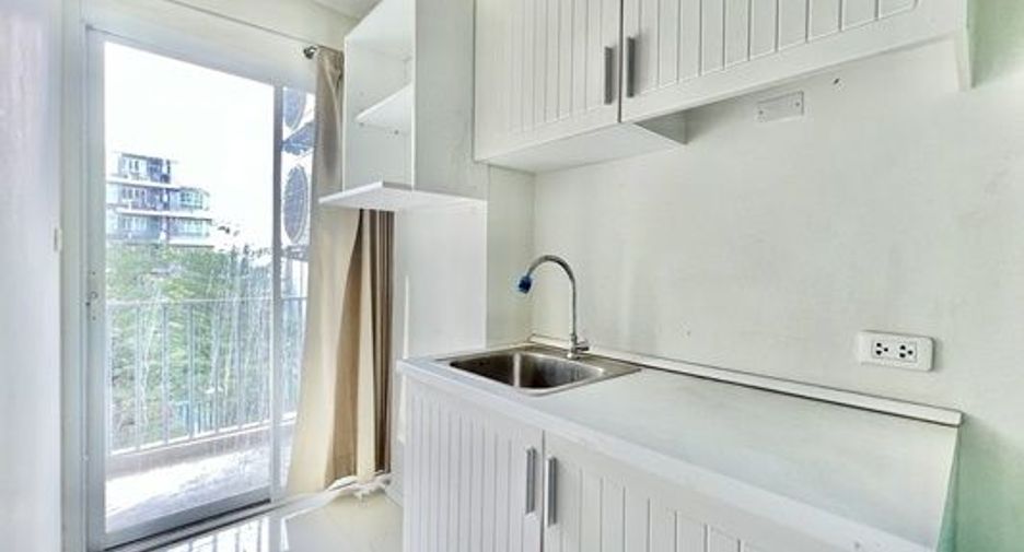 For sale 1 bed condo in Mueang Samut Prakan, Samut Prakan