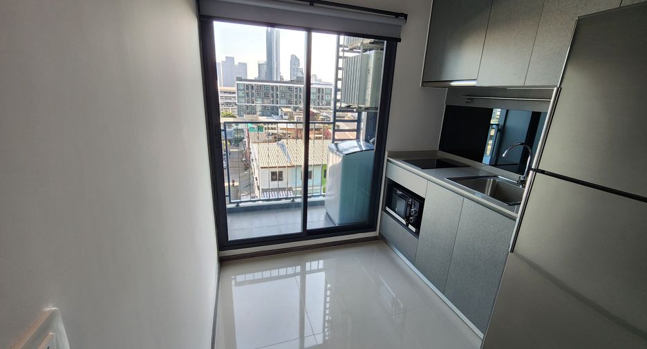 Wohnung zum Kauf und zur Miete mit 1 Zimmer in Phra Khanong, Bangkok