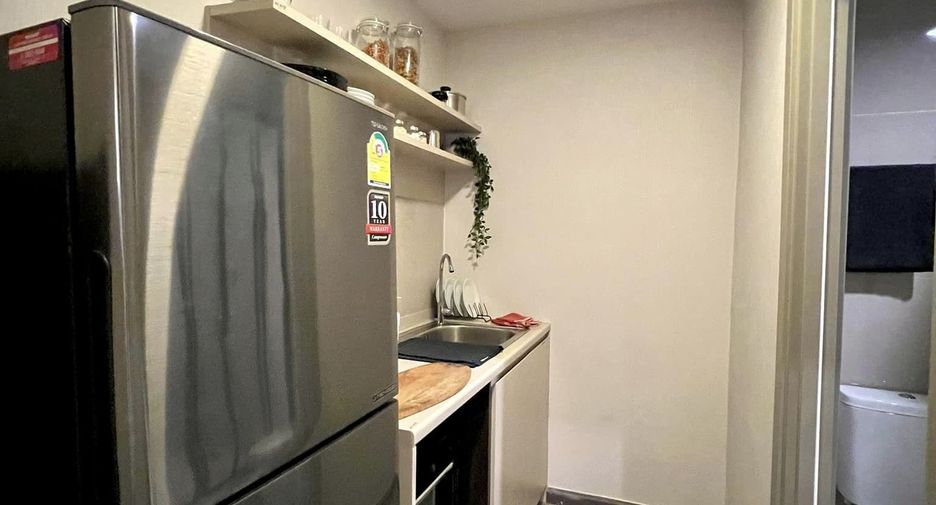 For sale 1 bed condo in Mueang Pathum Thani, Pathum Thani
