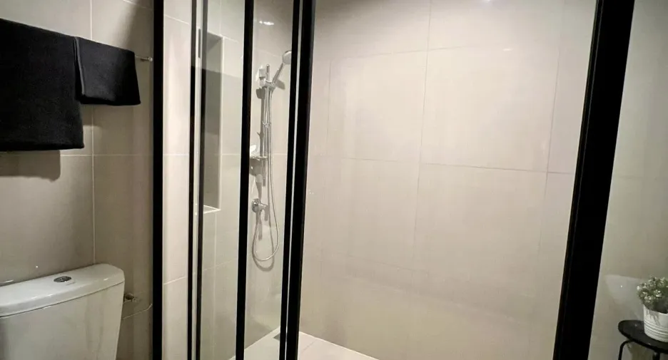 For sale 1 bed condo in Mueang Pathum Thani, Pathum Thani
