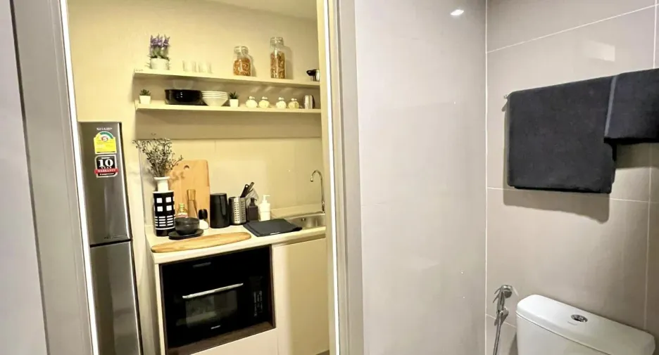 For sale 1 bed condo in Mueang Pathum Thani, Pathum Thani