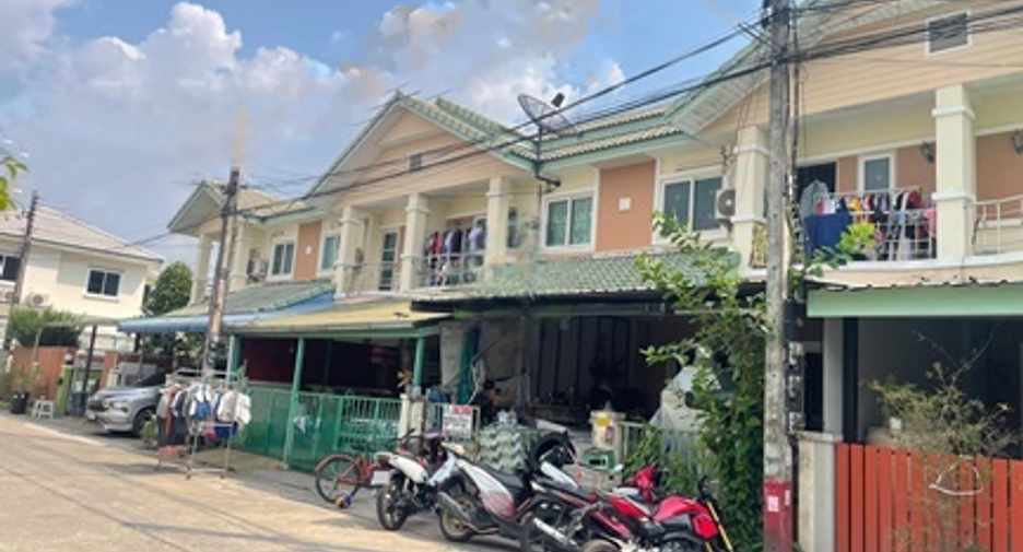 For sale 3 bedrooms townhouse in Thanyaburi, Pathum Thani