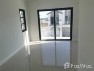 À vendre 3 chambres maison à Pluak Daeng, Rayong
