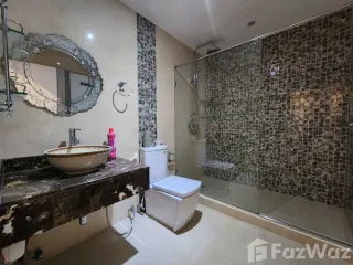 For sale 3 bedrooms condo in Watthana, Bangkok