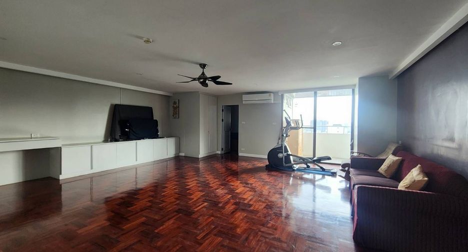 For sale 3 bedrooms condo in Watthana, Bangkok