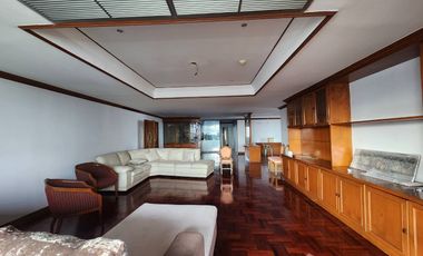 For sale 3 bedrooms condo in Watthana, Bangkok