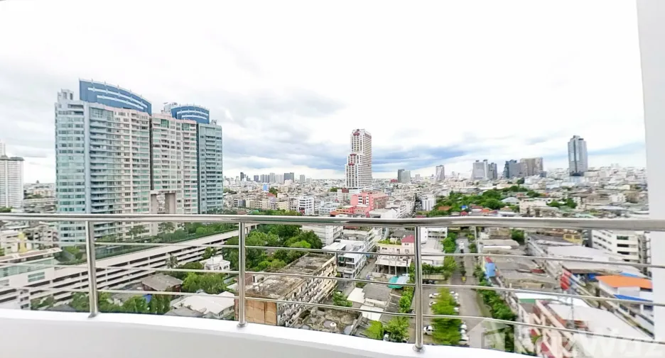 For sale 1 bed condo in Khlong San, Bangkok