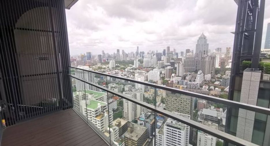 For sale 2 bedrooms condo in Khlong Toei, Bangkok