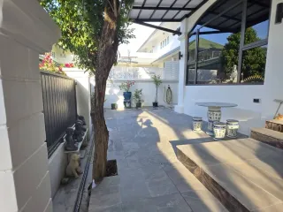Haus zum Kauf mit 4 Zimmer in Bang Khae, Bangkok