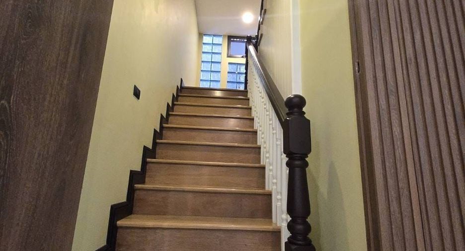 À vendre 4 chambres maison à Bang Khae, Bangkok