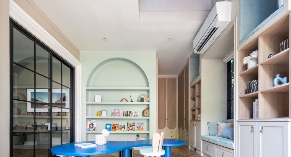 For rent and for sale 5 bedrooms house in Bang Na, Bangkok