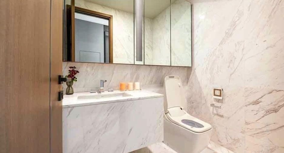 Продажа и аренда 2 спальни кондо в Щаттхана, Бангкок