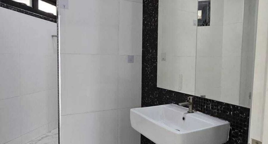 Casa adosada en venta de 3 habitaciones en Thalang, Phuket