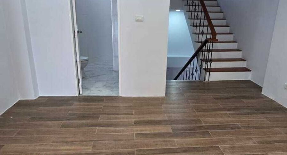 Casa adosada en venta de 3 habitaciones en Thalang, Phuket