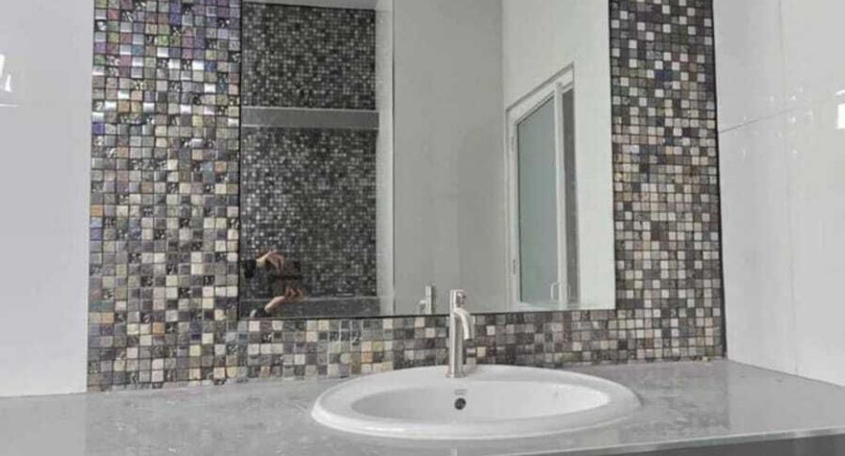 Casa adosada en venta de 3 habitaciones en Thalang, Phuket