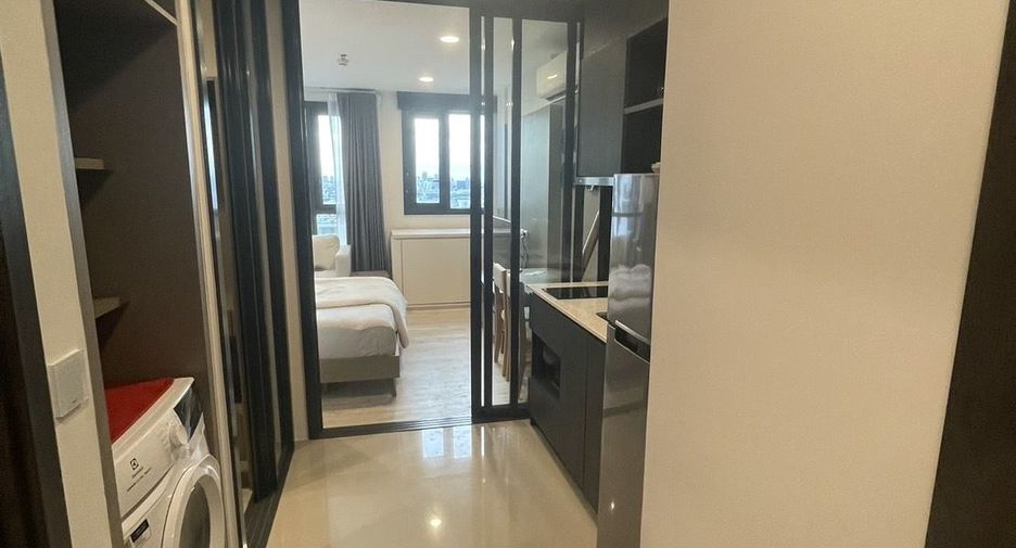 For sale 1 Beds condo in Huai Khwang, Bangkok