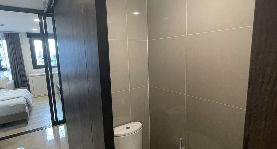 For sale 1 Beds condo in Huai Khwang, Bangkok