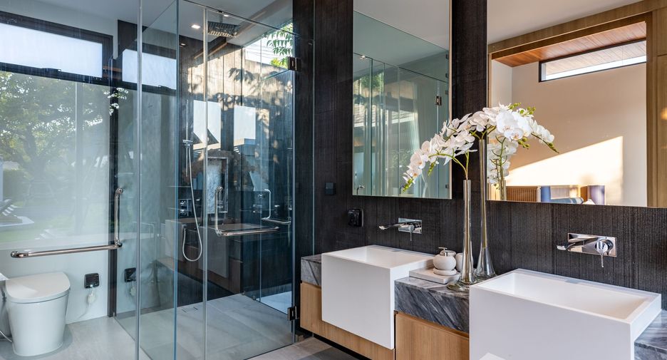 For sale 4 bedrooms villa in Thalang, Phuket
