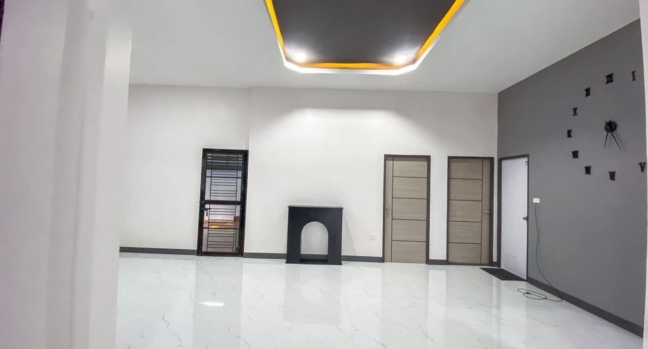 For sale 3 bedrooms house in Phatthana Nikhom, Lopburi