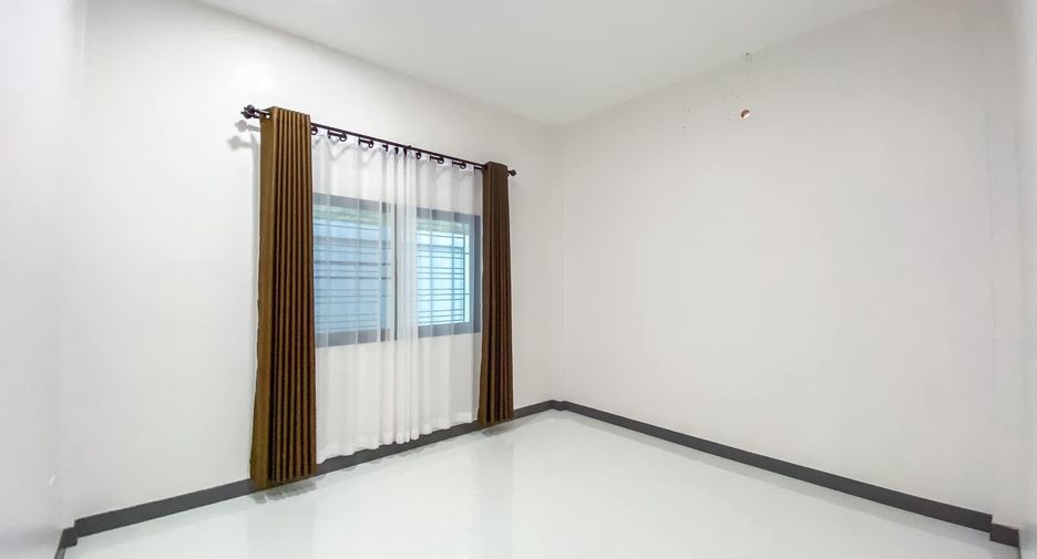 For sale 3 bedrooms house in Phatthana Nikhom, Lopburi