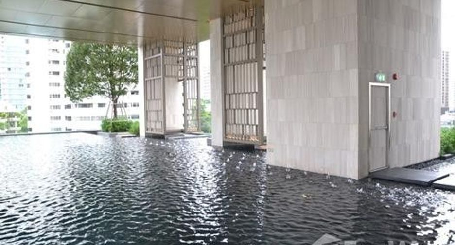 For sale 1 bed condo in Khlong Toei, Bangkok