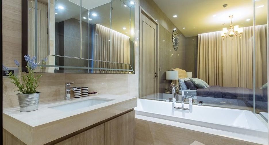 For sale 1 bed condo in Khlong Toei, Bangkok