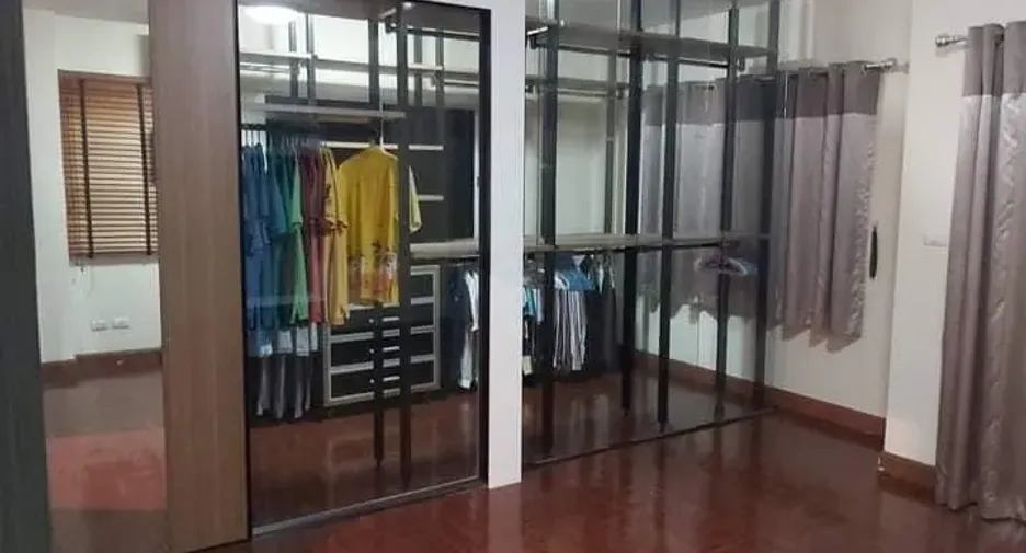 Haus zum Kauf mit 3 Zimmer in Bang Khen, Bangkok