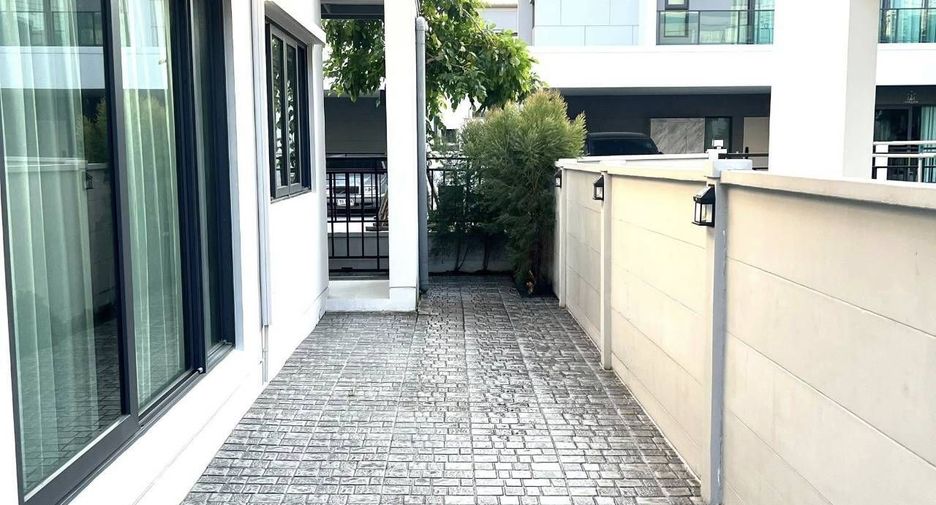 Casa en venta de 4 habitaciones en Mueang Pathum Thani, Pathum Thani