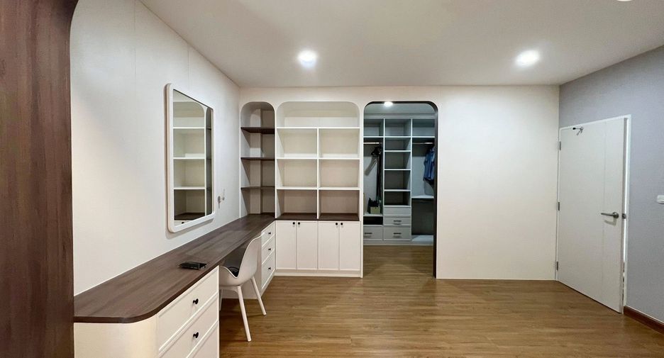 Haus zum Kauf mit 4 Zimmer in Mueang Pathum Thani, Pathum Thani
