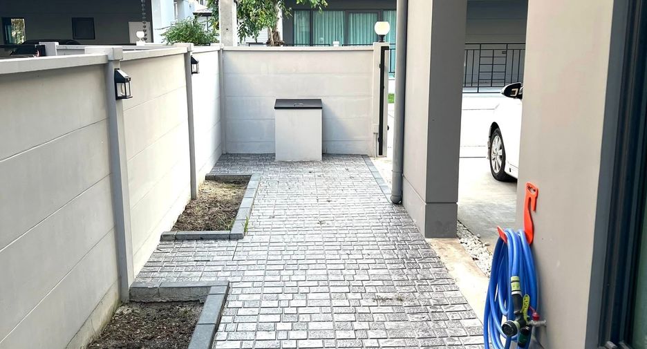 Casa en venta de 4 habitaciones en Mueang Pathum Thani, Pathum Thani