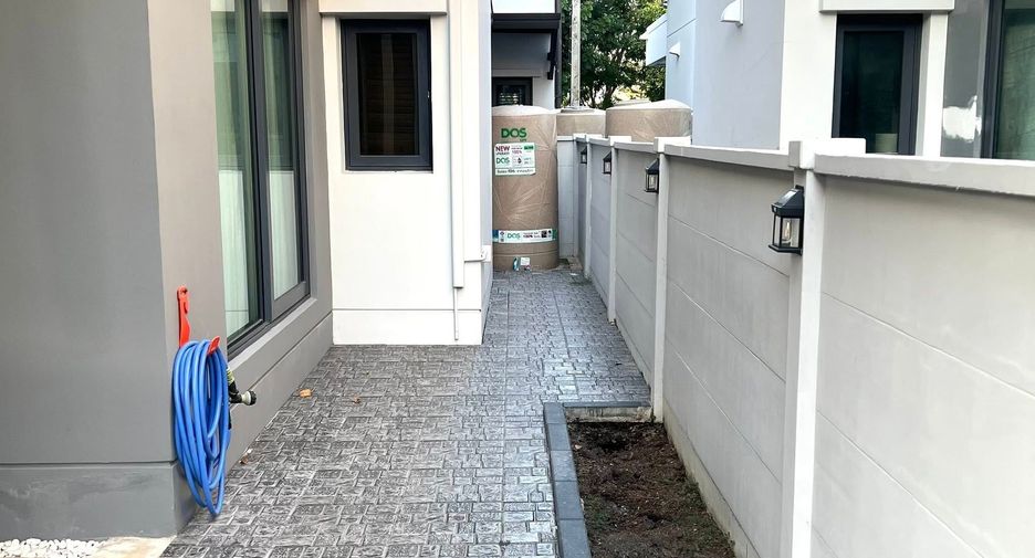 Casa en venta de 4 habitaciones en Mueang Pathum Thani, Pathum Thani